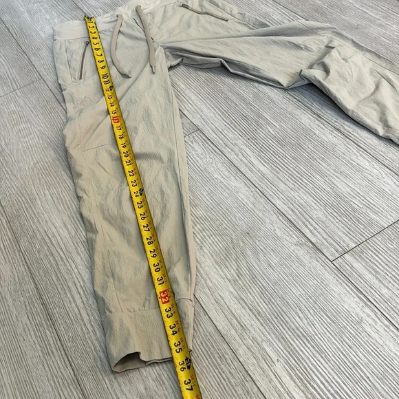 Athleta Trekkie North Jogger Pants Tan Khaki Women's Size 2 Active Athleisure - Picture 8 of 13